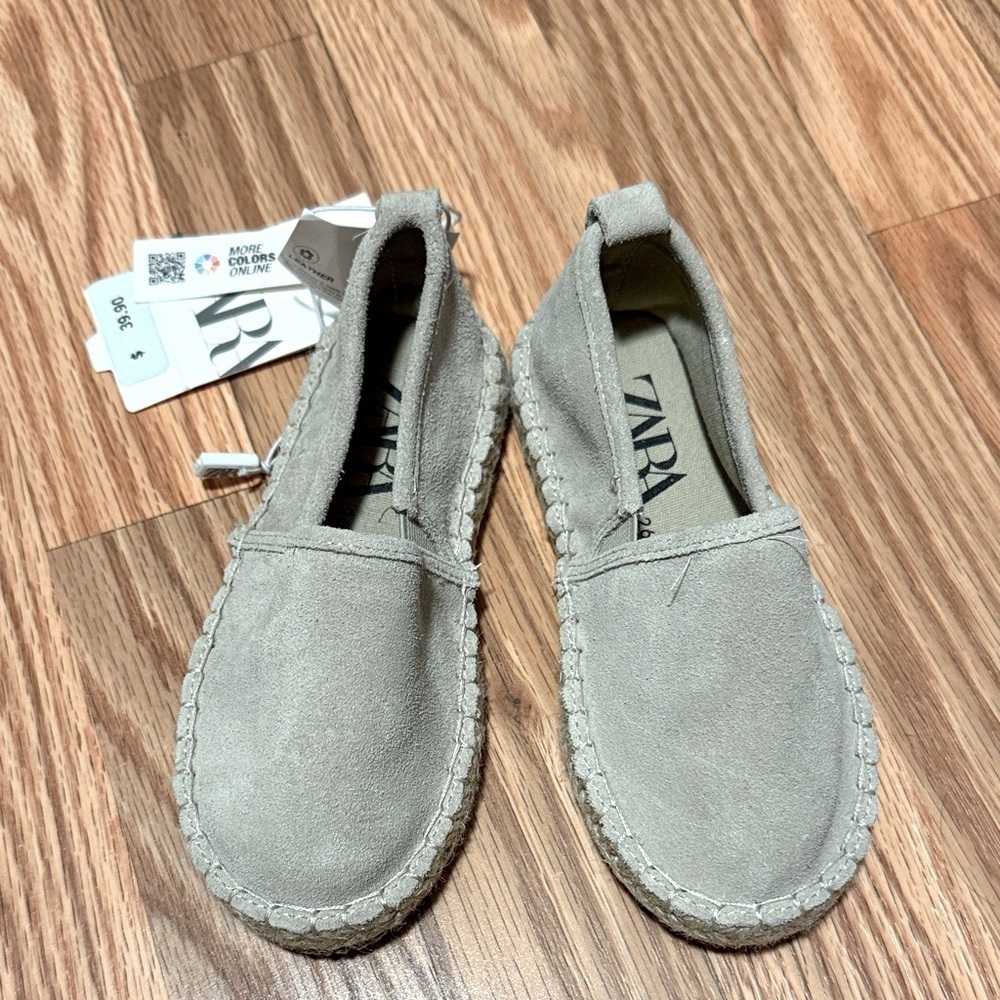 Zara kids Light Gray taupe genuine Suede Espadrilles flats size 9.5 - 26 toddler